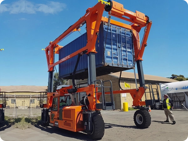 Straddle Carrier-1