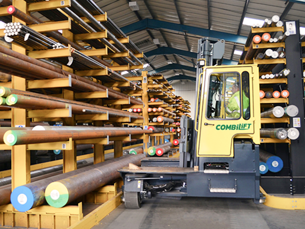 Forklift for electric pole manufacturing