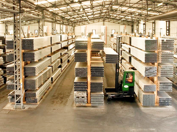 material handling for aluminium extrusion units